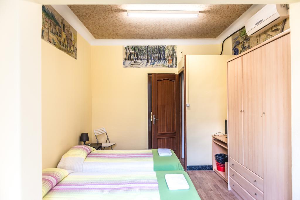 Hostel Turistic Castell Barcelona Buitenkant foto