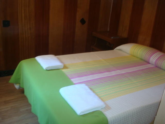 Hostel Turistic Castell Barcelona Buitenkant foto