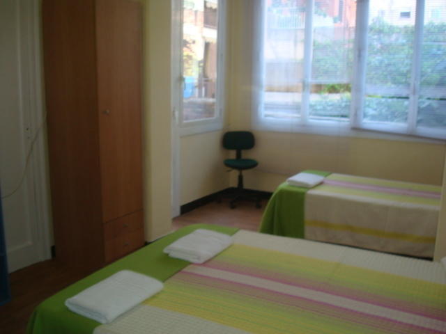 Hostel Turistic Castell Barcelona Buitenkant foto