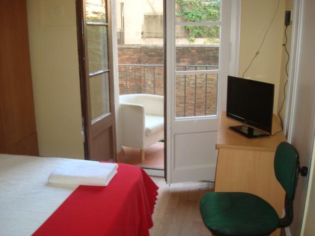 Hostel Turistic Castell Barcelona Buitenkant foto